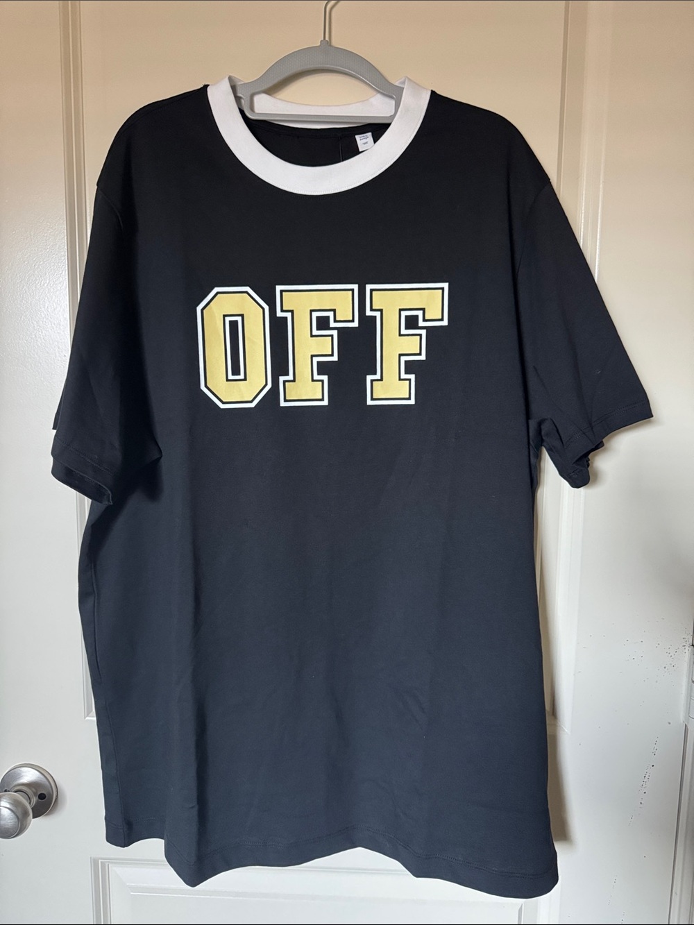 Off-White Black Short-Sleeve Tee with Yellow 'OFF' Logo and White Collar